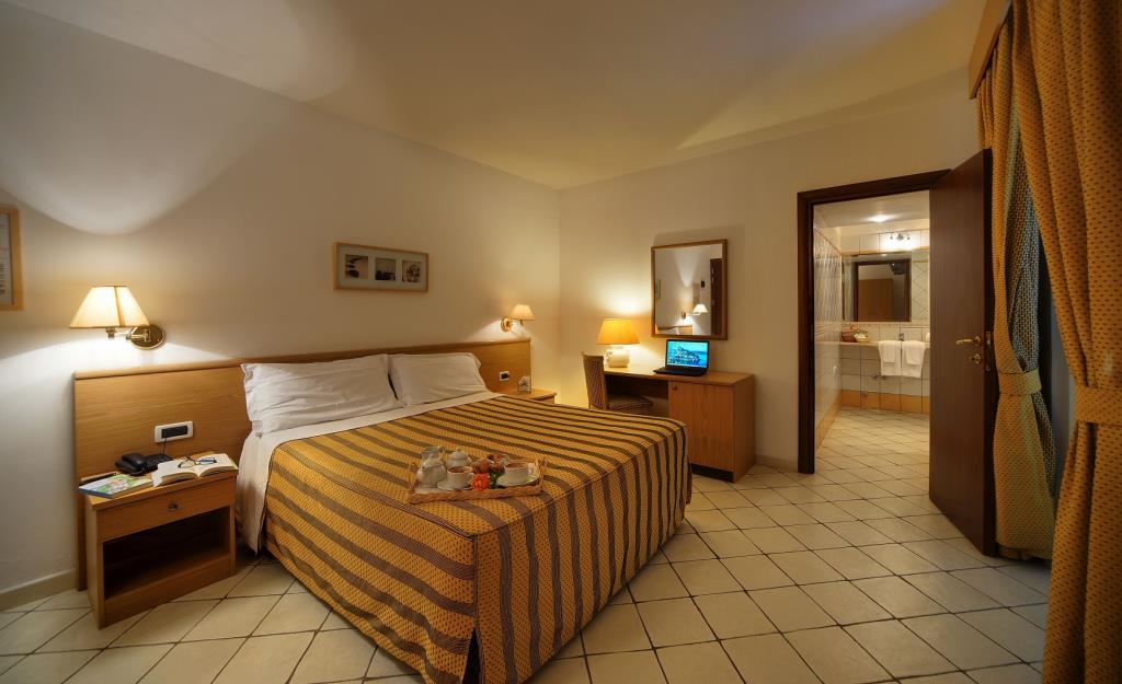 Hotel La Luna - Camera matrimoniale