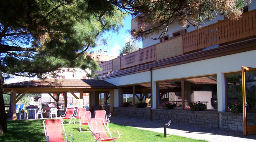 Hotel Lagorai - EsternoGiardino