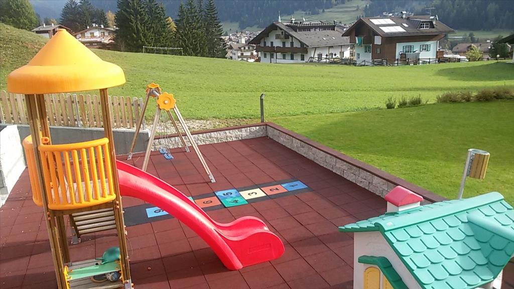 Garni Lastei - Giochi