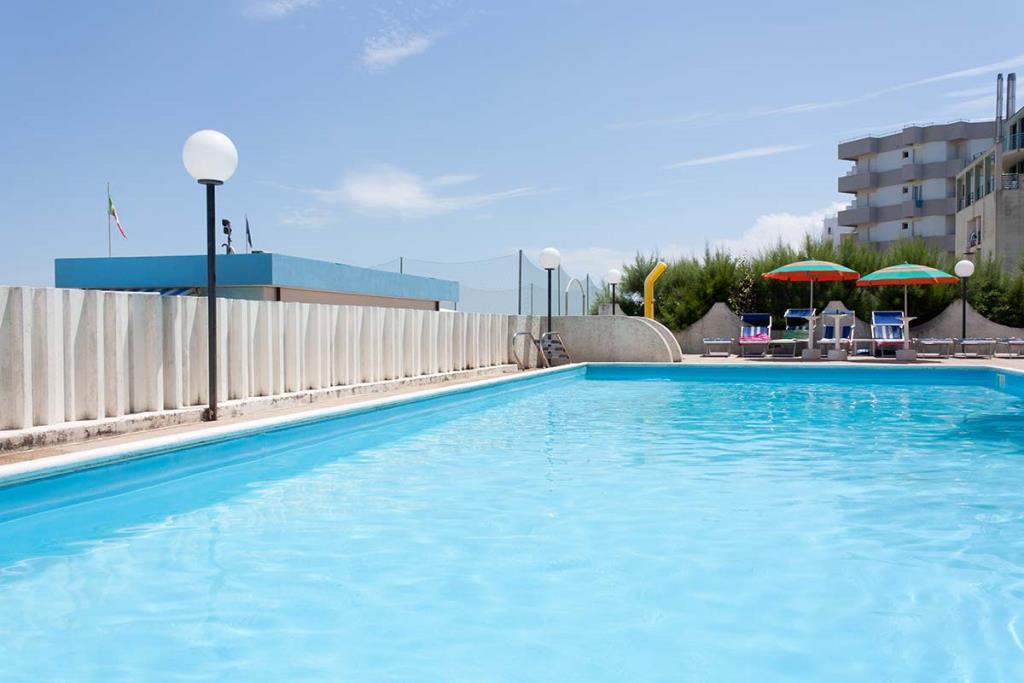 Hotel Leonardo Da Vinci - Piscina