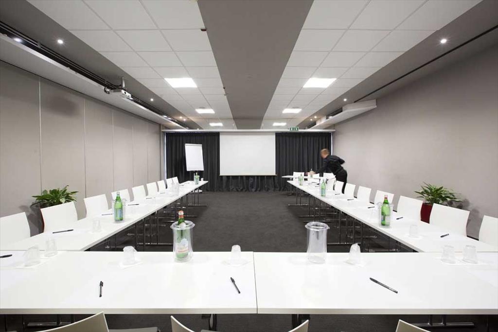 Hotel Living Place Hotel - Meeting