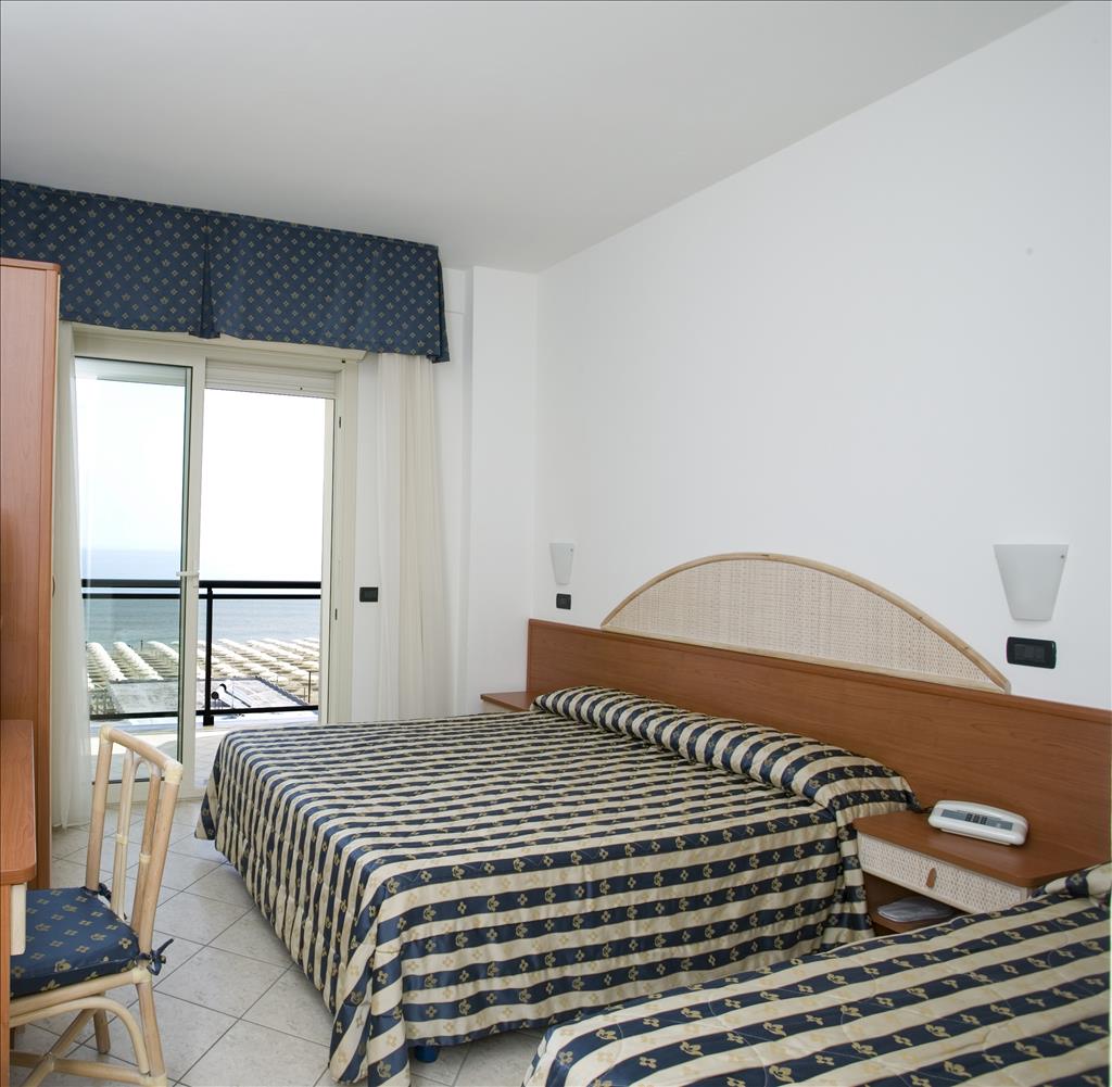 Hotel Londra - CameraTriplaVistaMare
