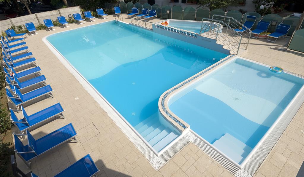 Hotel Majestic - Piscina