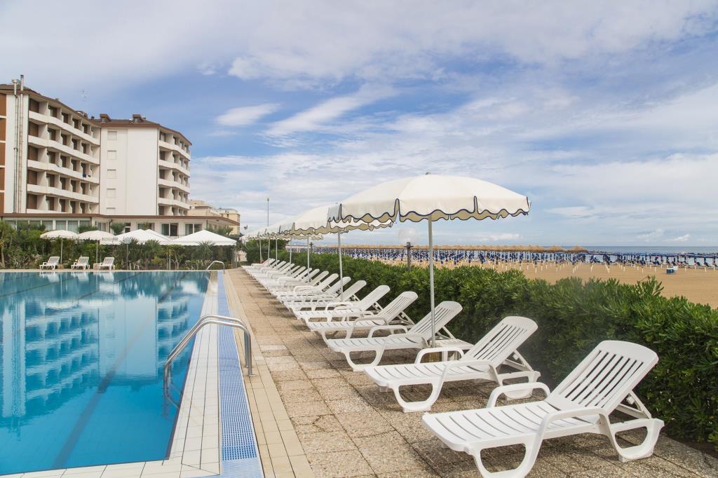 Hotel Mara - Piscina