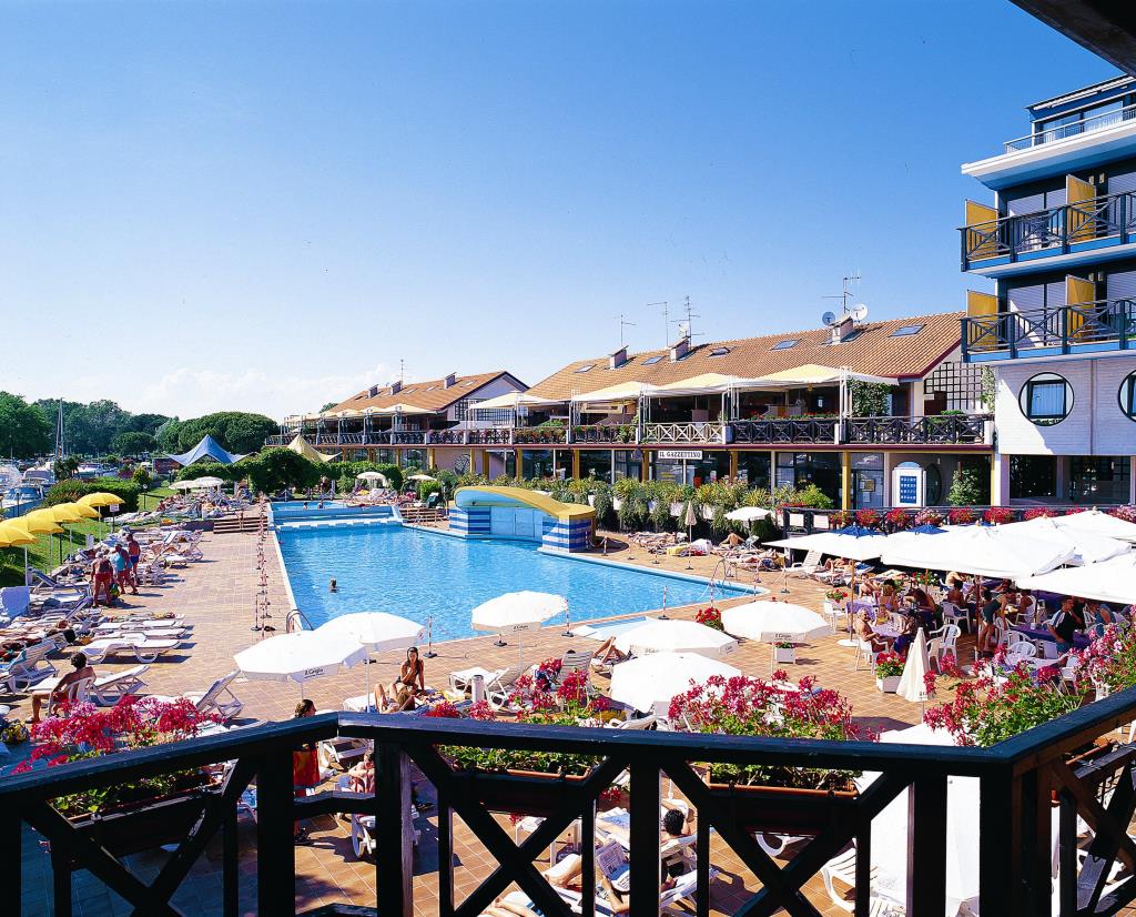 Hotel Marina Uno - Piscina
