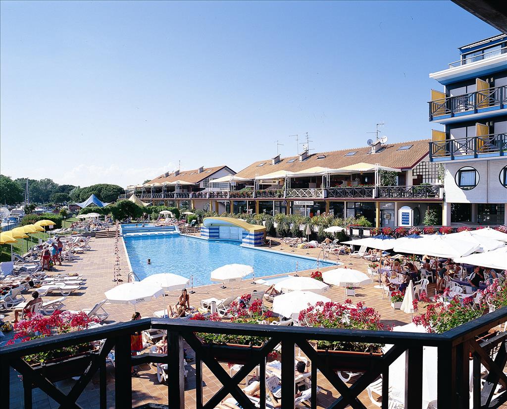 Hotel Marina Uno - Piscina