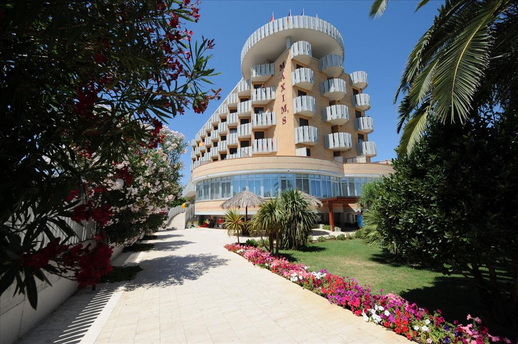 Hotel Maxim's - Villa Rosa