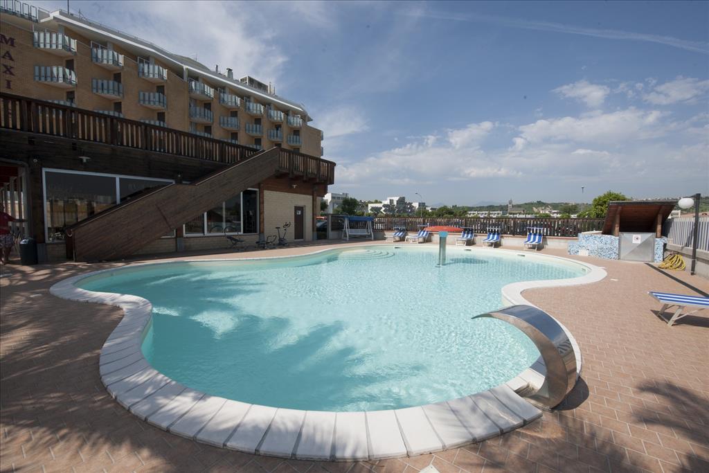 Hotel Maxim's - Piscina