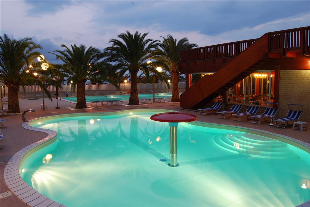 Hotel Maxim's - Piscina