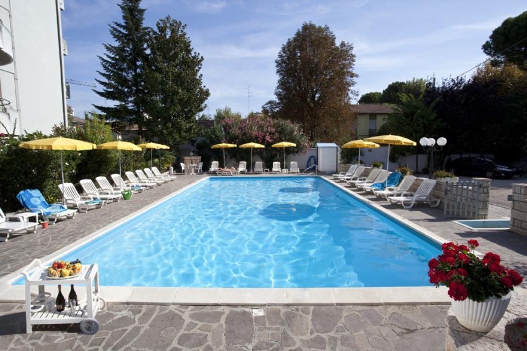 Hotel Maxim's - Piscina