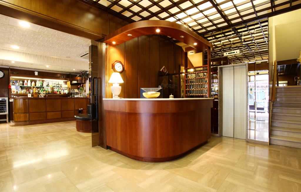 Hotel Maxim's - Reception