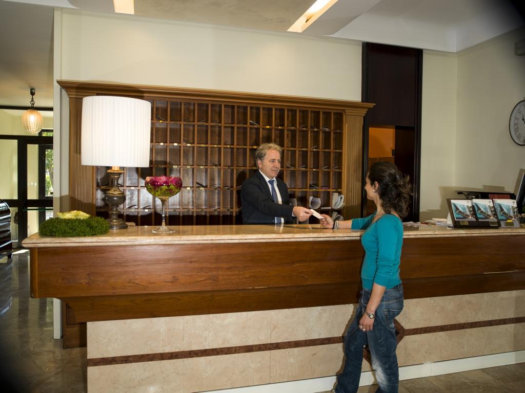Hotel Milano - Reception