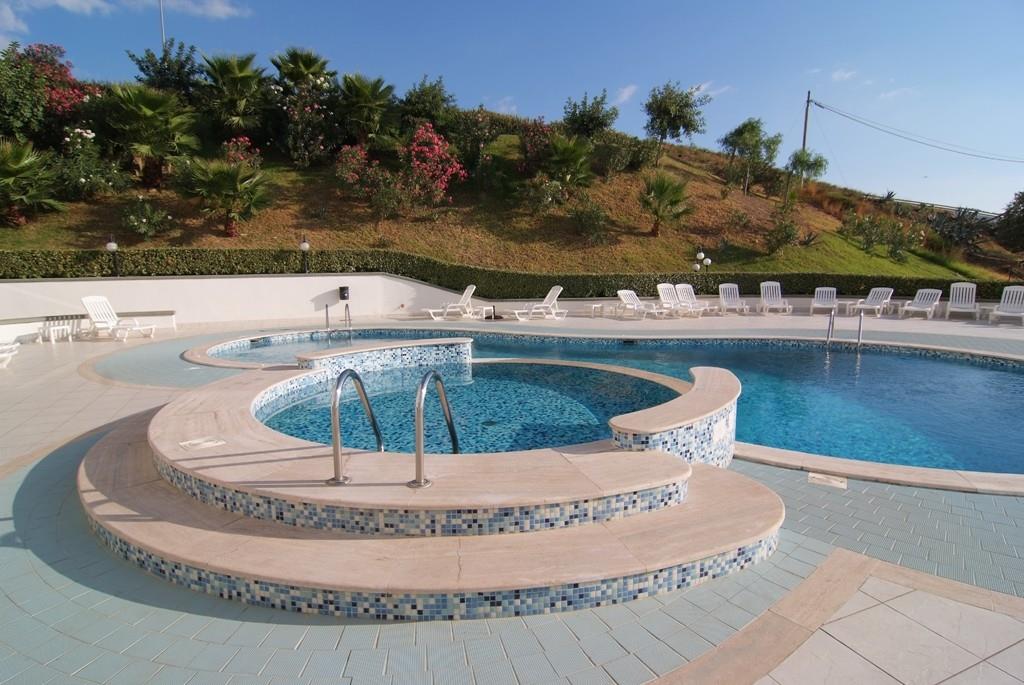 Hotel Mirabeau  - Piscina