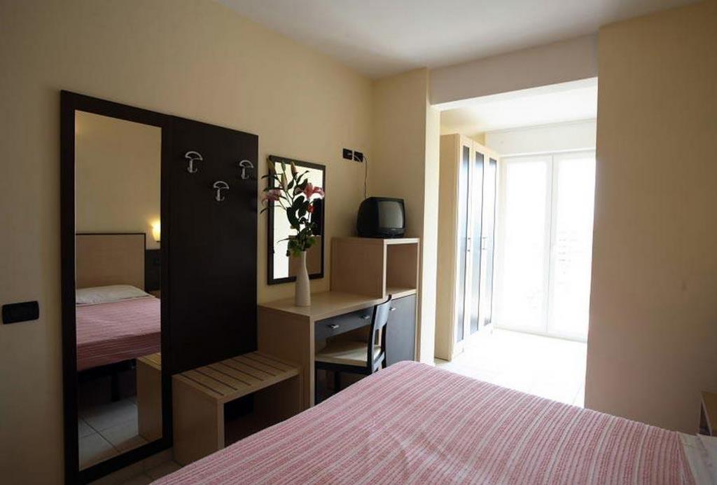 Hotel Mirage - 