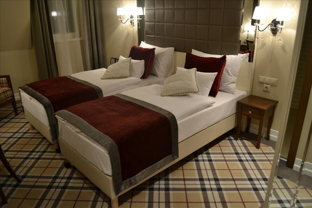Hotel Mirage Fashion - CamerA