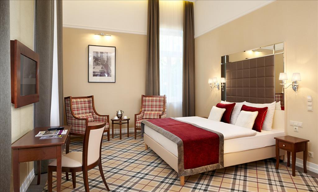 Hotel Mirage Fashion - Camera