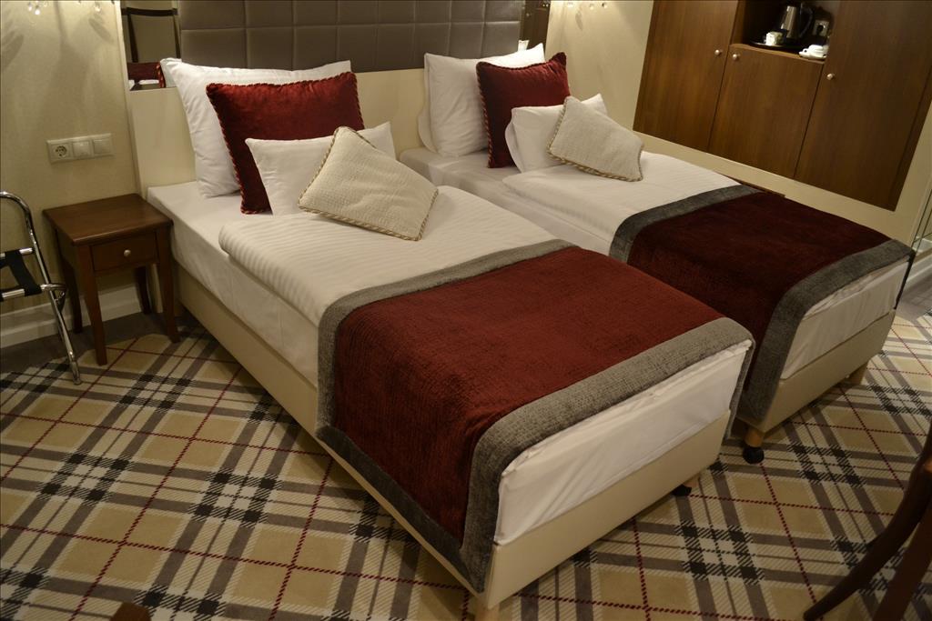Hotel Mirage Fashion - camera