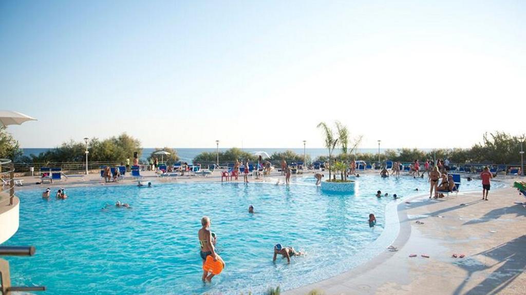 Hotel Mon Reve - Piscina