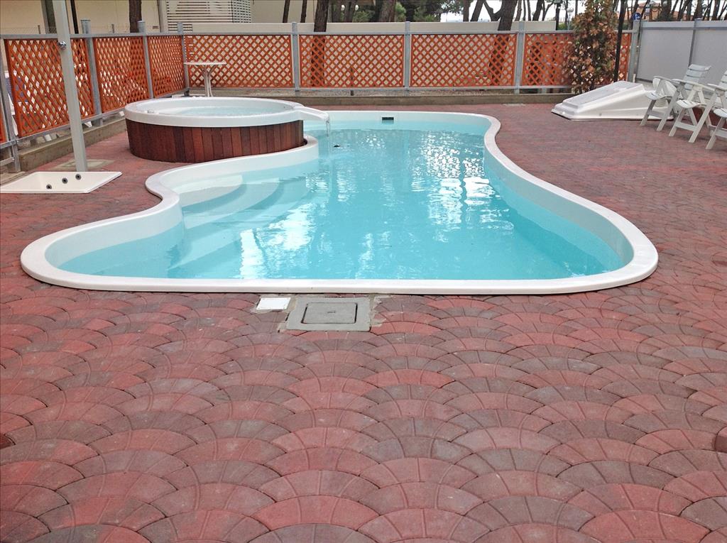 Hotel Monaco - Piscina