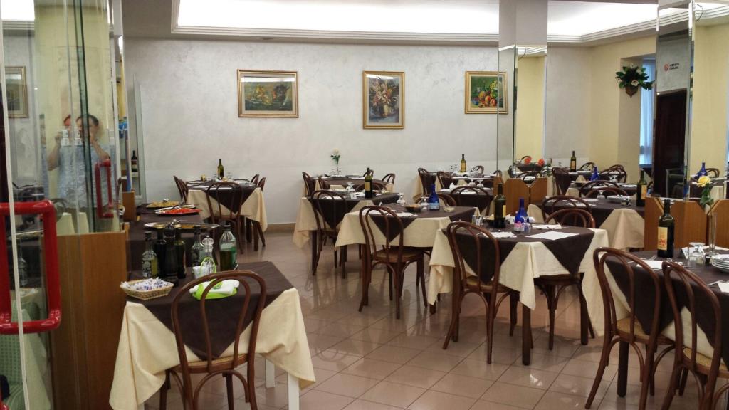 Hotel Montecarlo - 