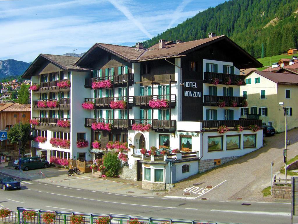 Hotel Monzoni - Esterno