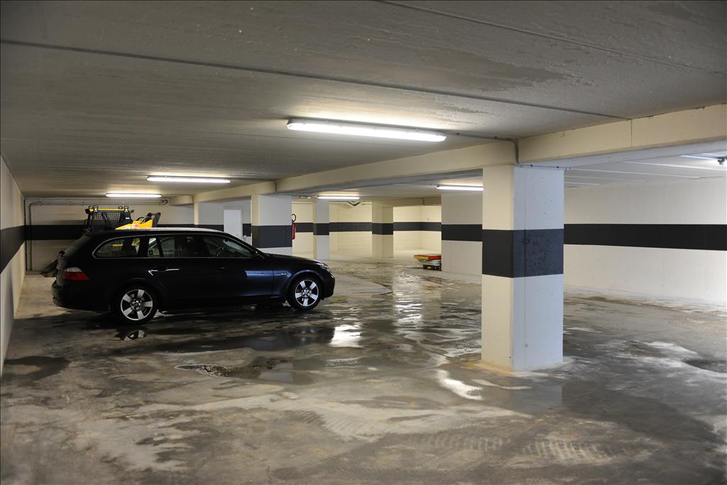 Hotel Muu Village - Garage