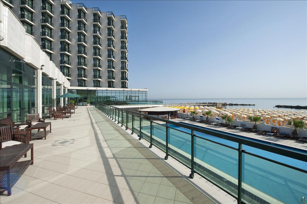 Hotel Club Esse Mediterraneo - Piscina
