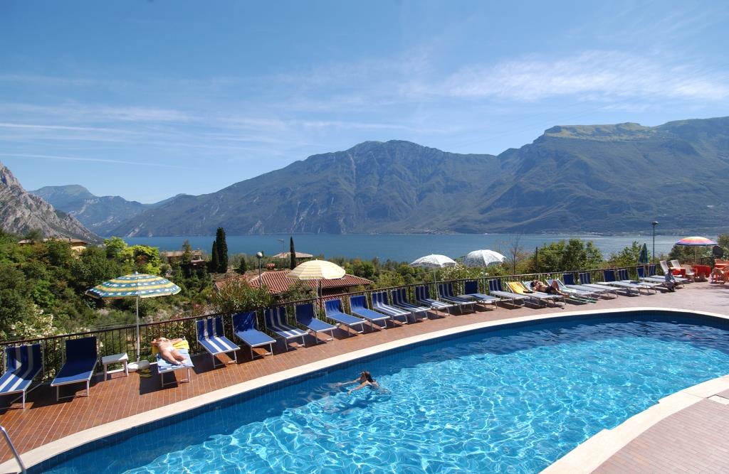 Residence Oasi - Piscina