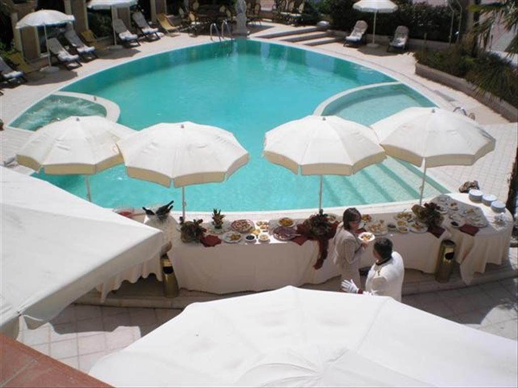 Grand Hotel Osman - Piscina