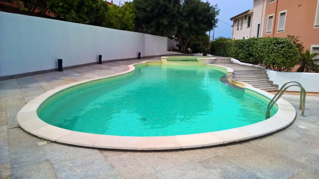Hotel PH - Piscina