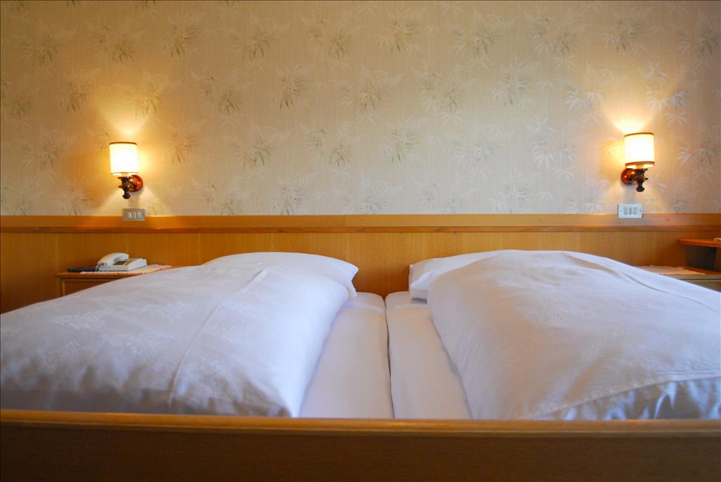 Hotel Post - Camera