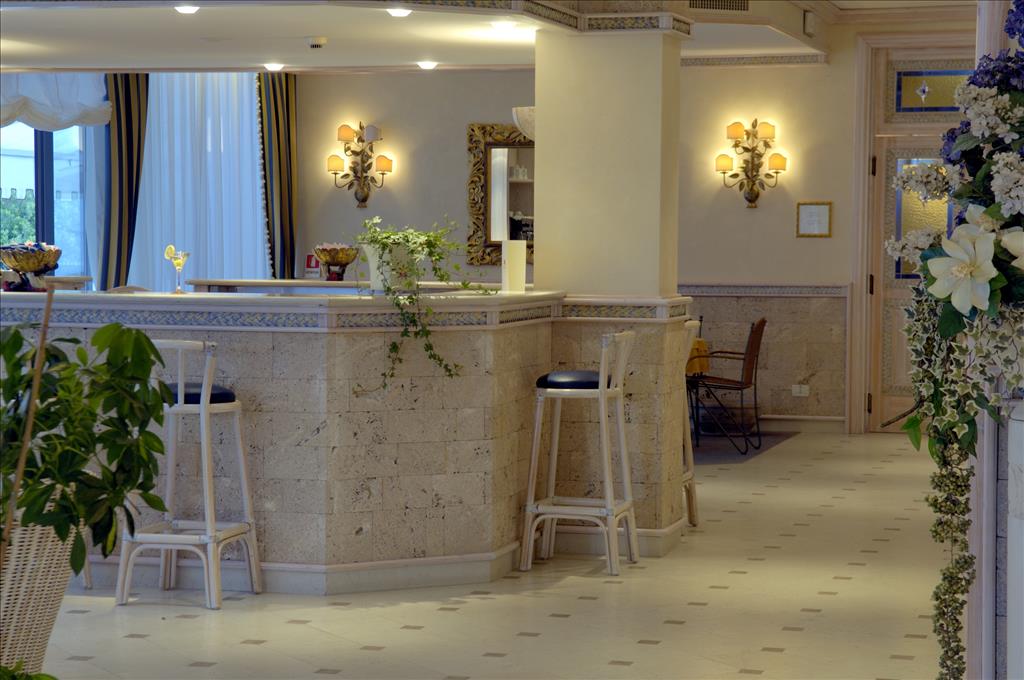 Hotel Regina Palace - Salottino