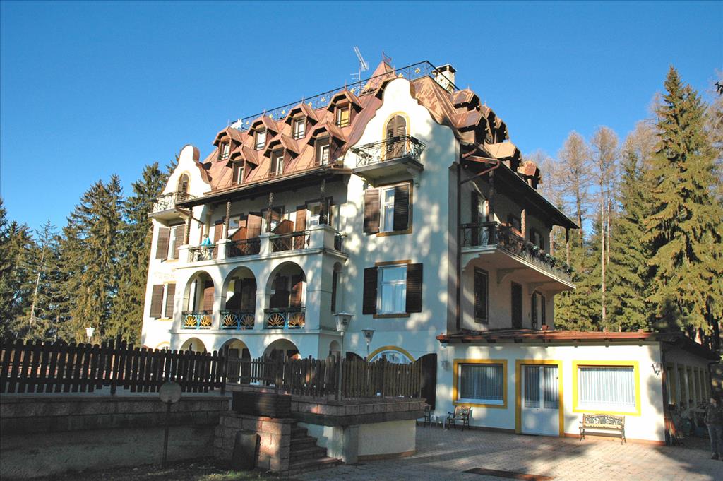 Hotel Regina del Bosco - Facciata