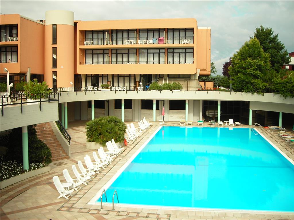 Hotel Residence Holiday - Piscina
