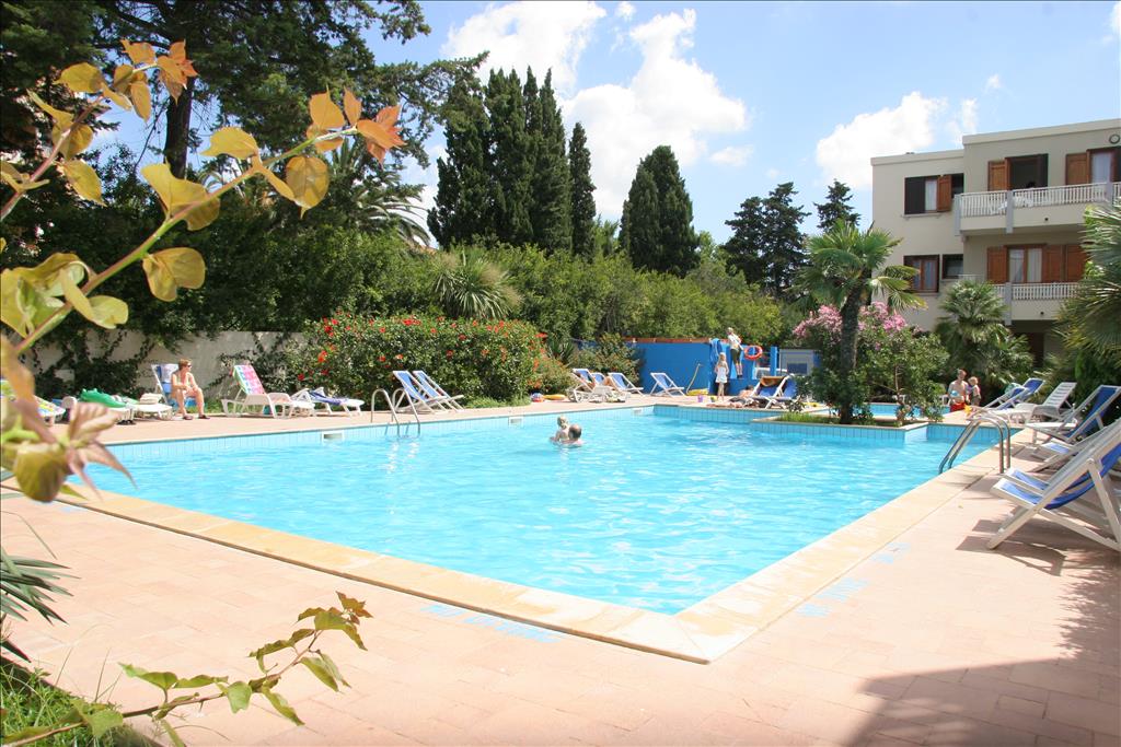 Residence Gli Eucalipti, Buganvillea e Gardenia - PiscinaEucalipti