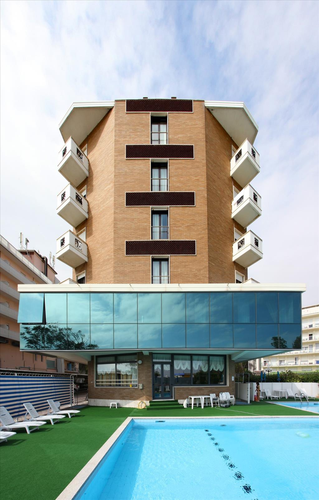 Hotel Savini - Piscina