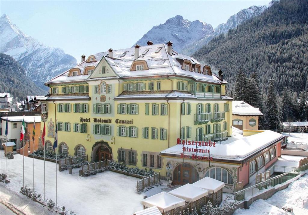 Hotel Schlosshotel Dolomiti - Esterno