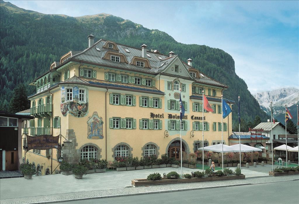 Hotel Schlosshotel Dolomiti - Esterno