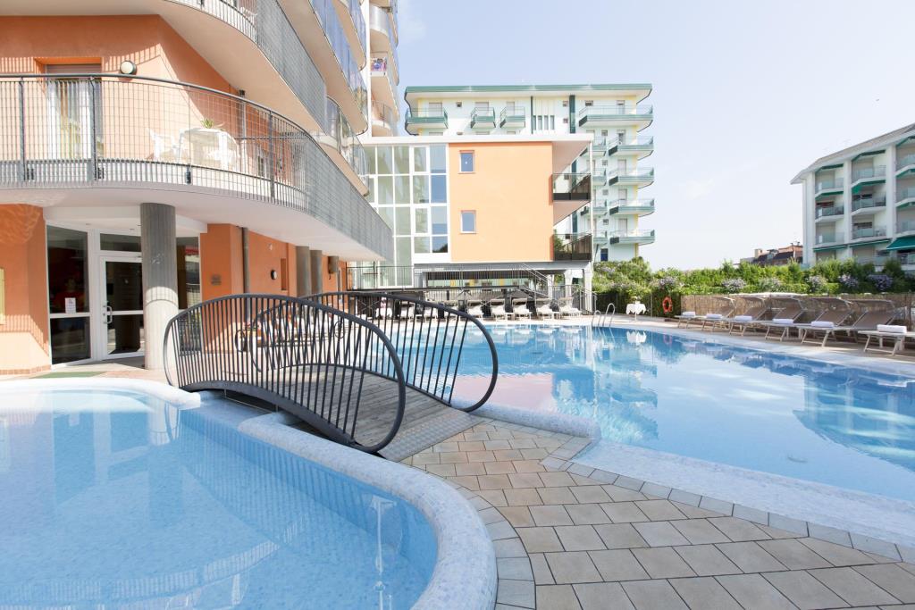 Hotel Sheila - Piscina