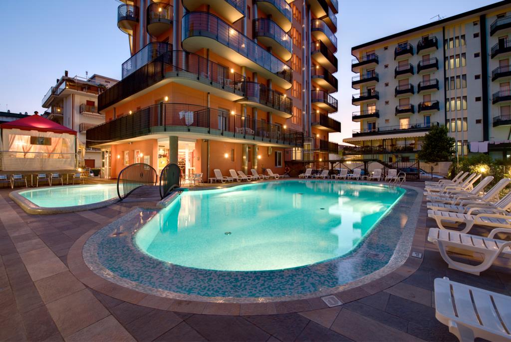 Hotel Sheila - Piscina