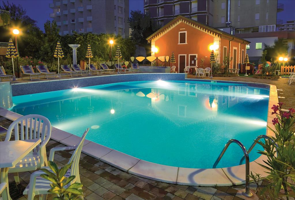 Hotel Sorriso - PiscinaNotturna