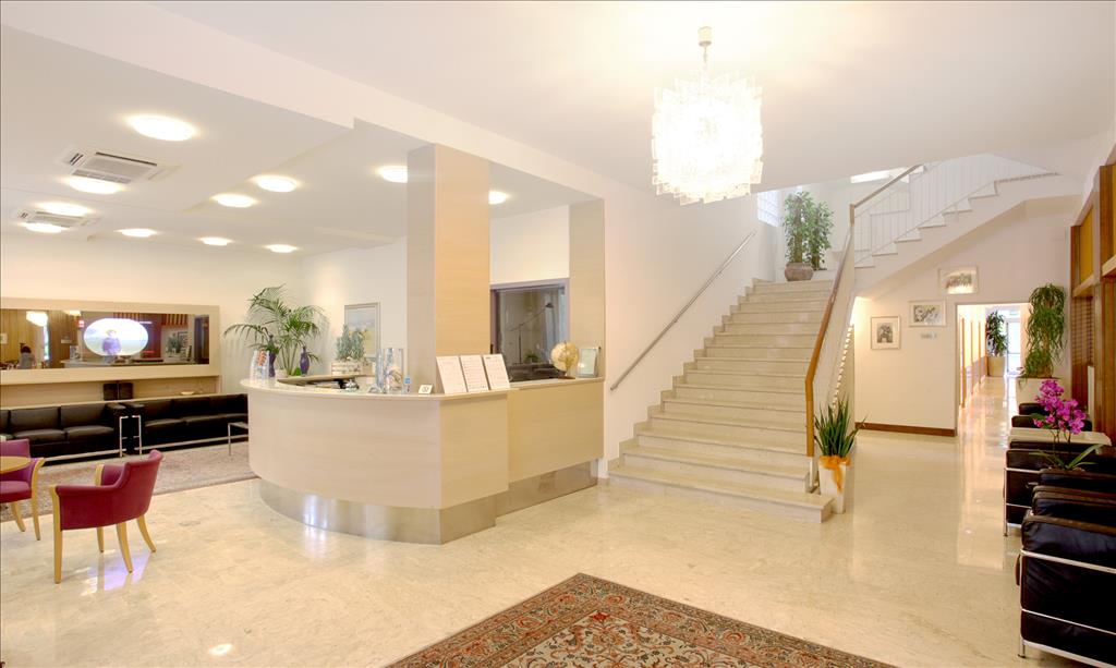 Hotel St. Moritz - Reception