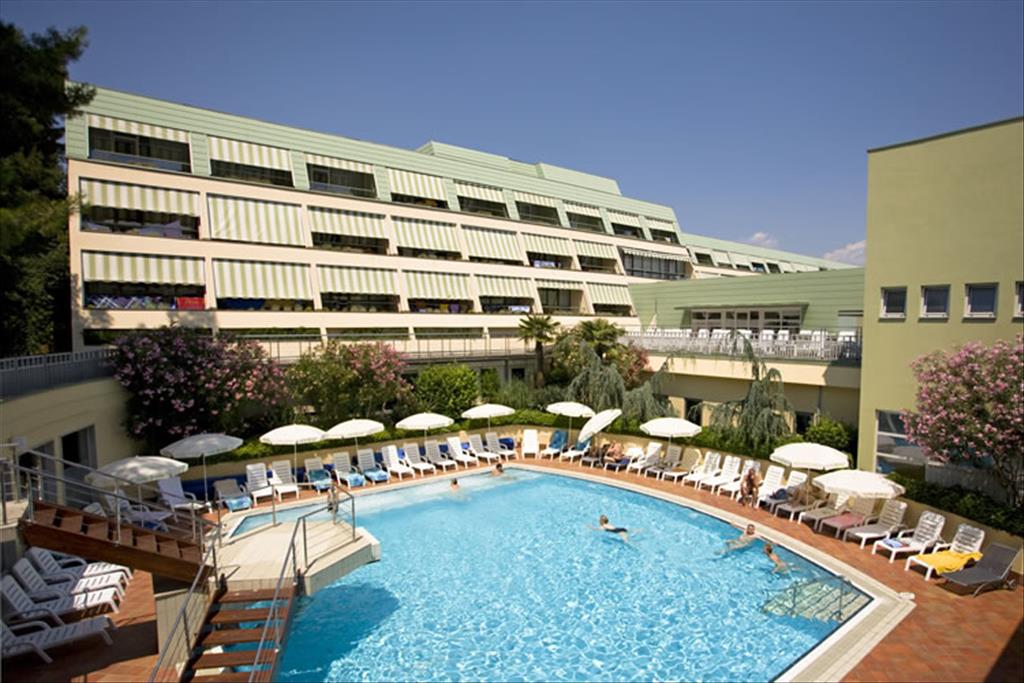 Hotel Svoboda - Strugnano