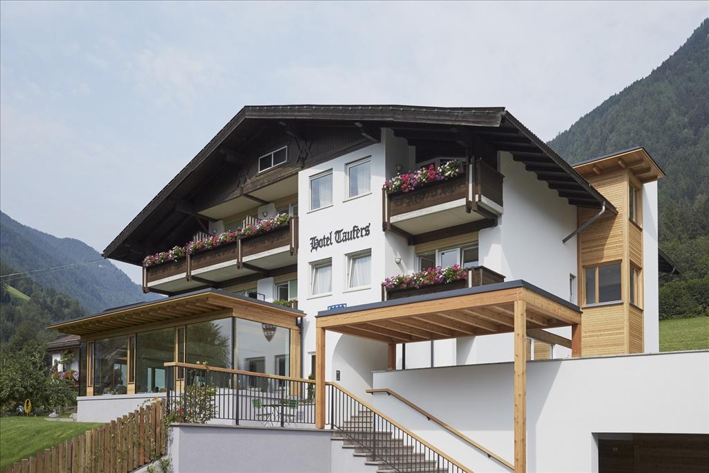 Hotel Taufers - Esterno