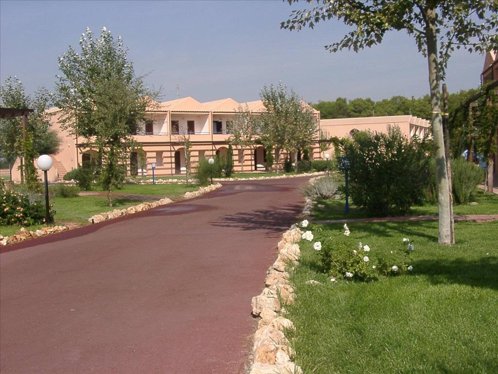 Villaggio Torre del Faro - Viale