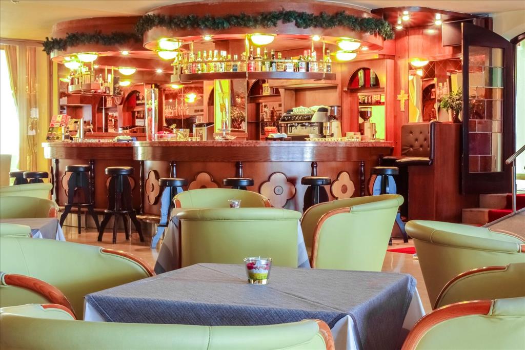 Hotel Tyrol Alpenhof - Bar