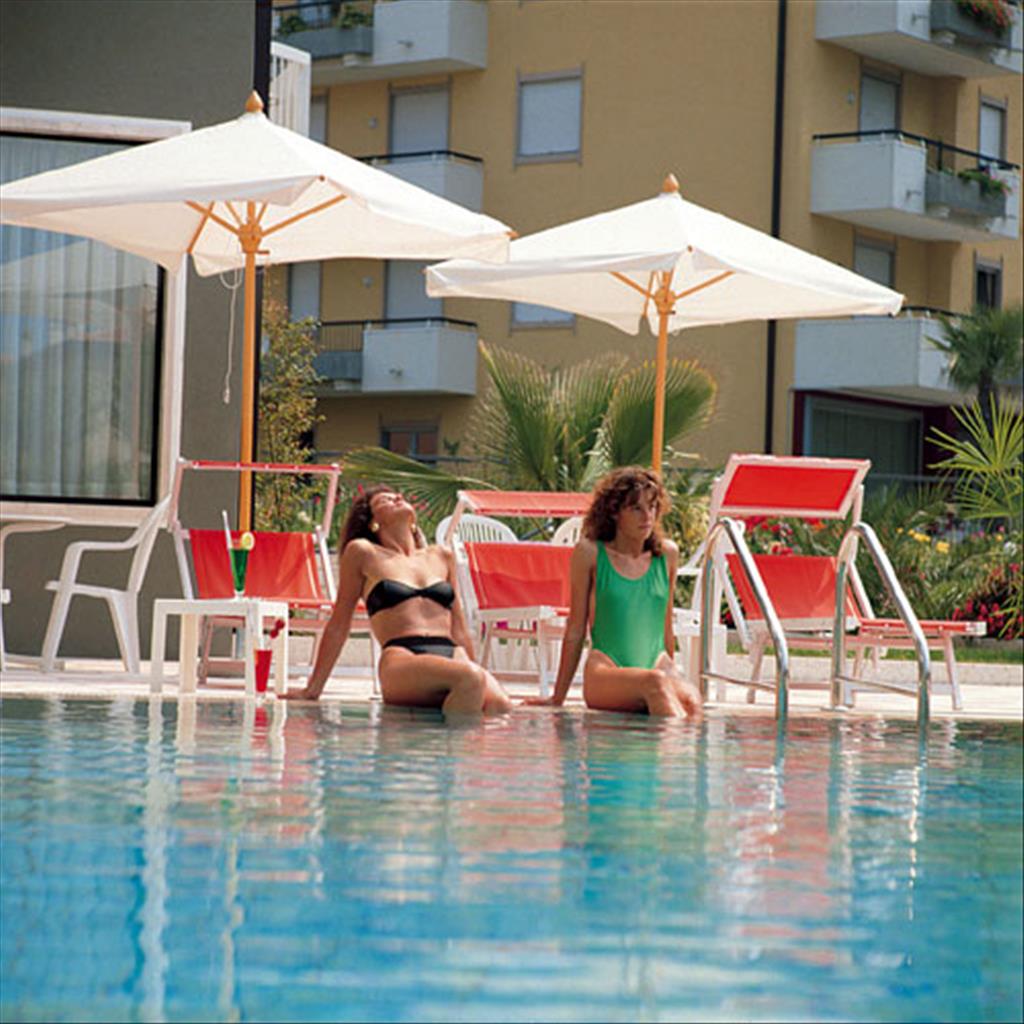Hotel Villa Delle Rose - Piscina