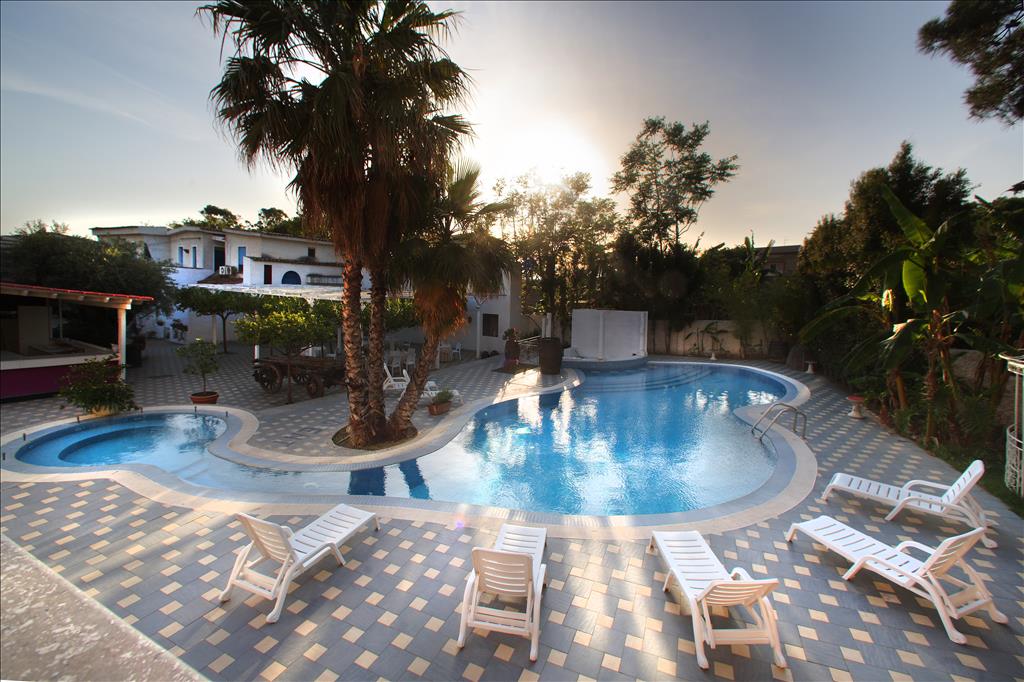 Residence Villaggio Calamorgana - Piscina