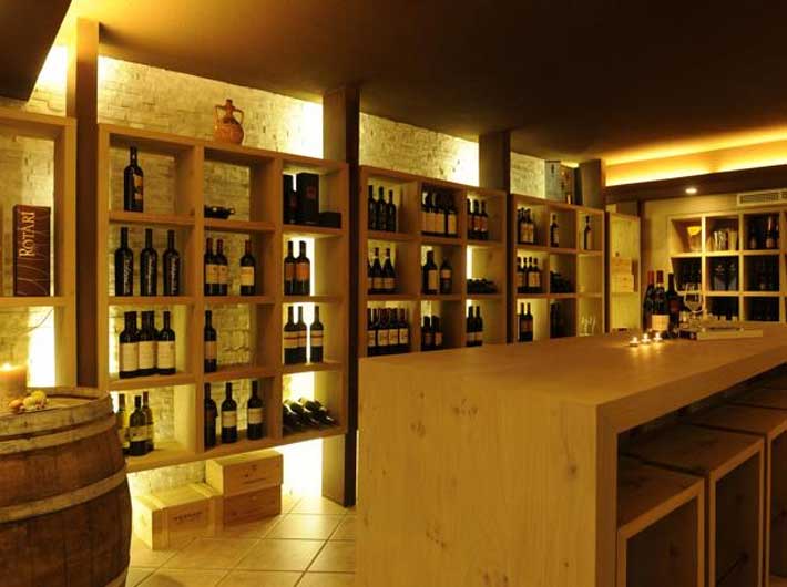 Hotel Corona Dolomites - cantina