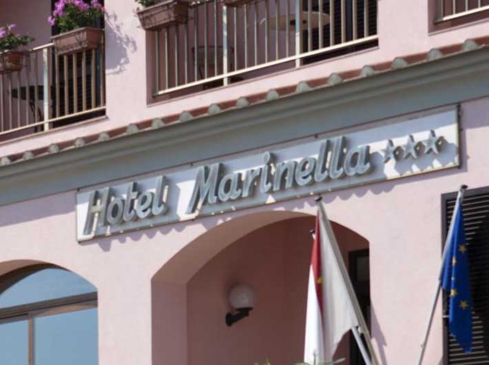 Hotel Marinella - Insegna